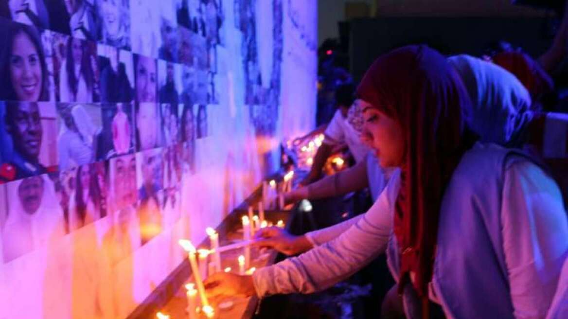 Συγκέντρωση στη μνήμη των θυμάτων της EgyptAir στο Κάιρο